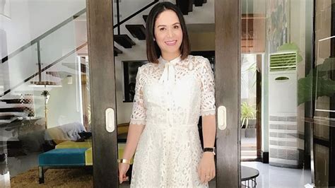 Jinkee Pacquiao defends self from allegations she married .